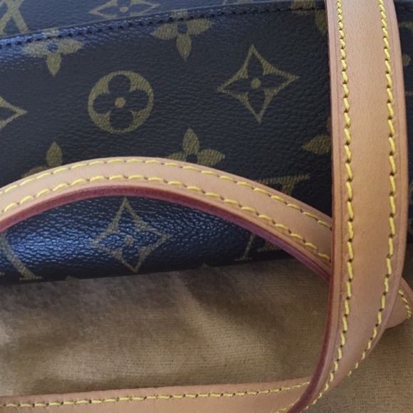 ❌SOLD❌ Authentic Louis Vuitton Sonatine Bag - Picture 2 of 7